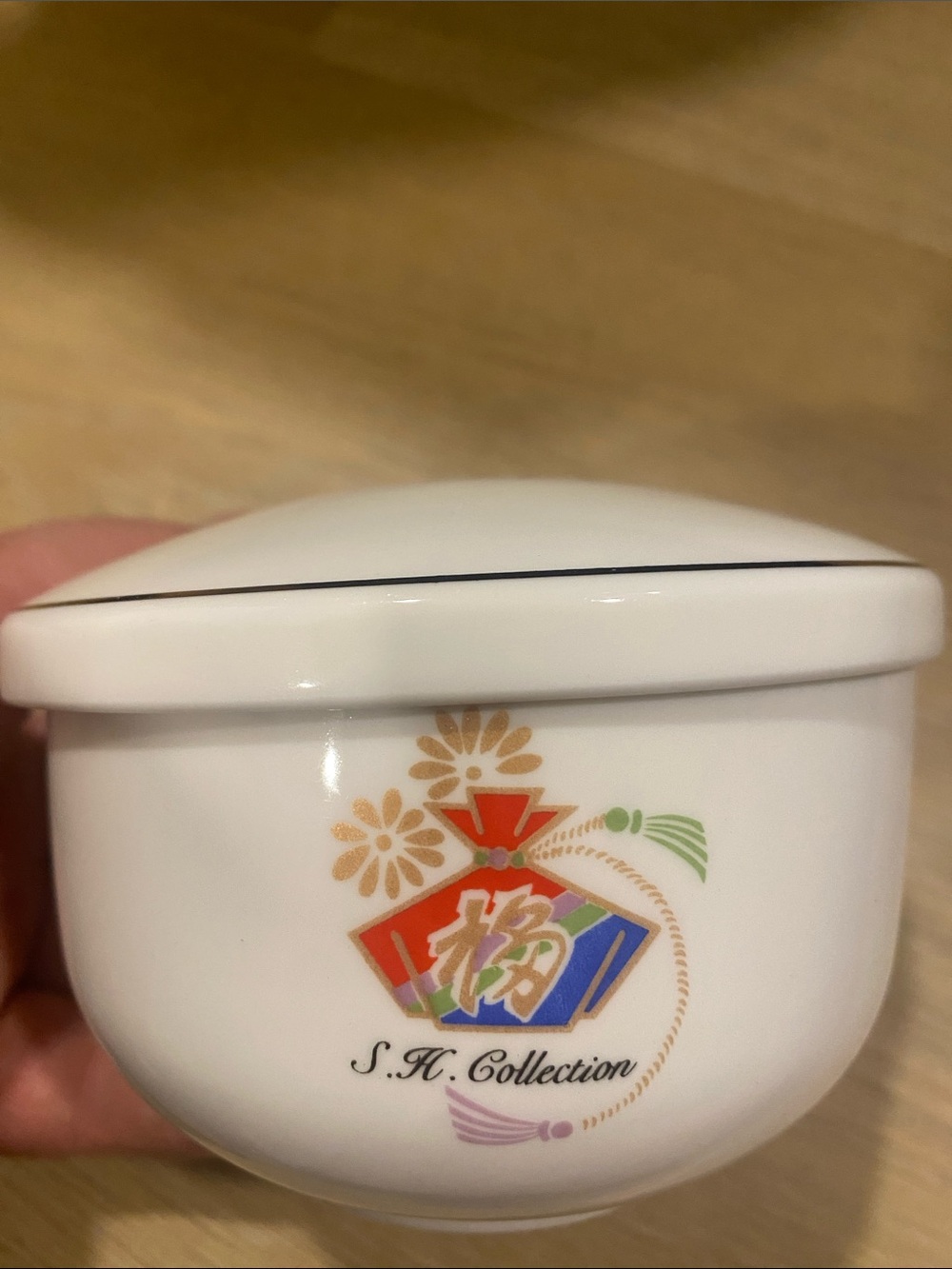 S.H. Collection Honey Bone Trinity Samwha China Bowl with Lid